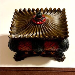 Vintage Ornate Brown and Red Decorative Treasures Box Heavy. Excellent Condition